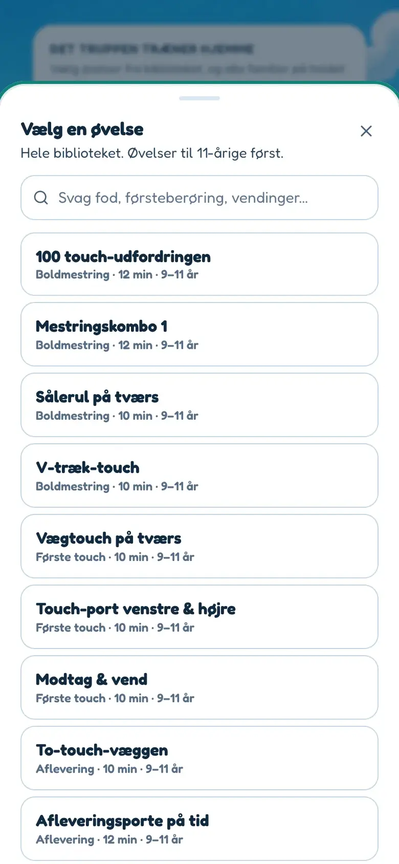 Lektier bliver givet i BallQuest på en telefon: en søgning i øvelsesbiblioteket, hvor øvelserne til holdets egen årgang står først.